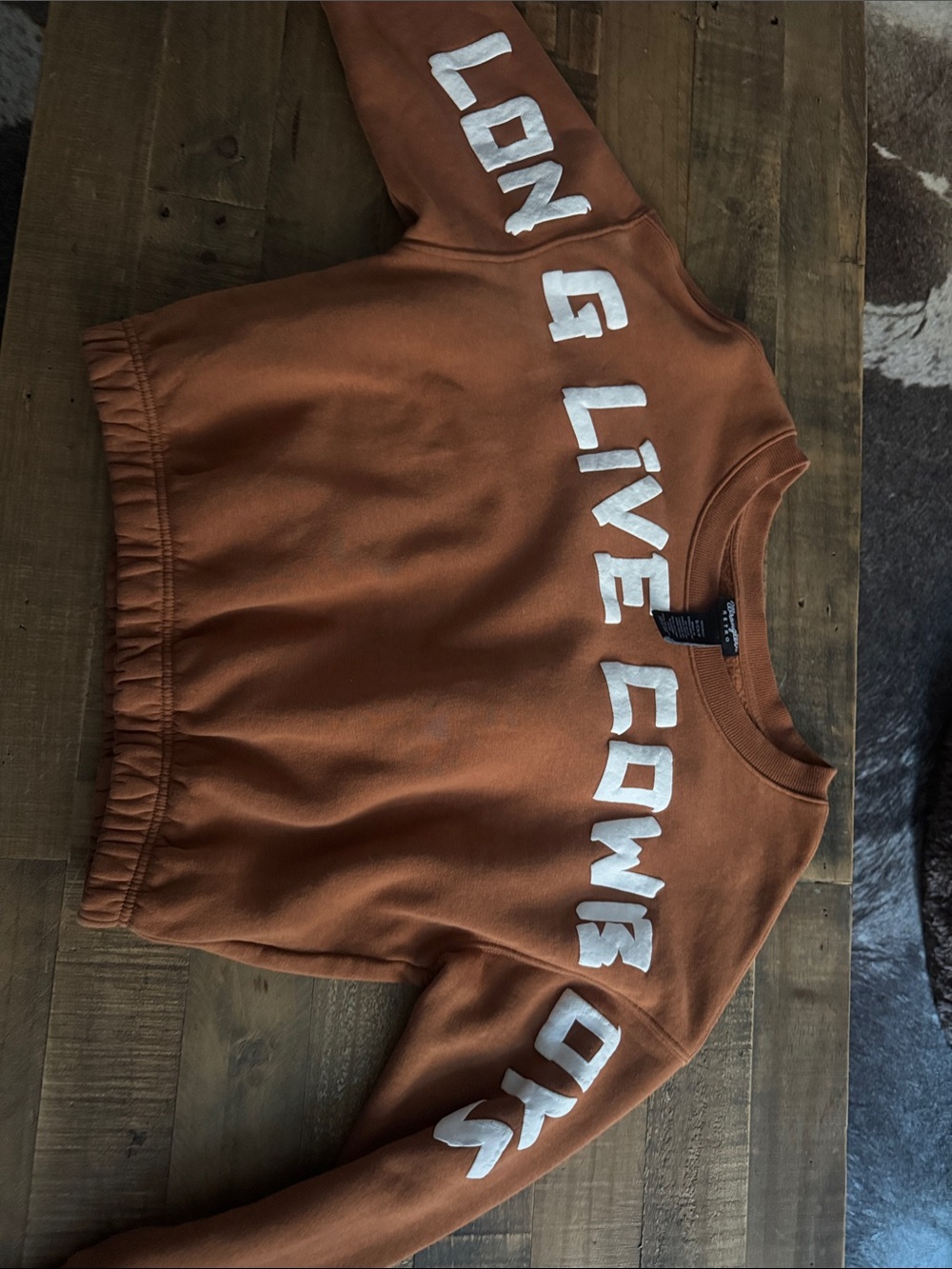 Wrangler Rust Brown Cropped Sweatshirt with White Lettering